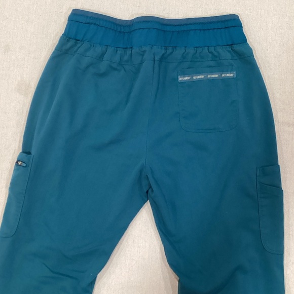 Grey's Anatomy Teal Scrub Set - Picture 7 of 10